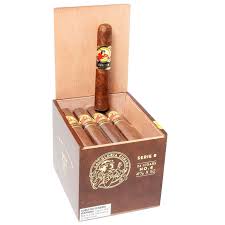This cigar comes in four sizes one word can describe the wrapper on this la gloria cubana serie n and that would be, dark. La Gloria Cubana Serie R Natural No 4 4 7 8 52