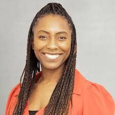 Elisha Lambert's Instagram, Twitter & Facebook