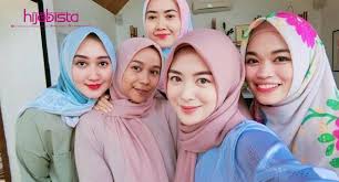 List download lagu mp3 tanah kubur (6:68 min), last update apr 2021. Acara Wajib Selfie Time Raya Tapi 10 Cara Selfie Ini Boleh Membawa Malang Di Musim Perayaan Kena Ingat Pantang Larang Terutama No 1 Hijabista