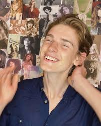 Carrie Brewster // Vera Lux...