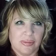 Animal ophthalmologist or vet for glaucoma check