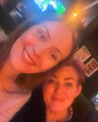 Titter innom for å ønske dere en knallfin Lørdag ! Her i Fredrikstad  skinner sola og vi har tatt syklene til byen for at elsklingen skal få  klippet seg og for en