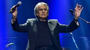Toto cutugno was born on july 7, 1943 in fosdinovo, tuscany, italy as salvatore cutugno. Legenda Italskeho Diska Toto Cutugno Miri Do Prahy Idnes Cz