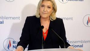 Rechtspopulistin marine le pen gerät in erklärungsnot. Bvknsi8d9v4yfm