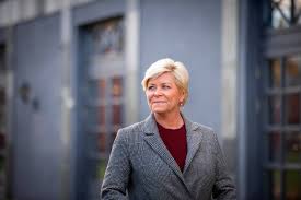 Jeg burde ikke lagt ut dette innlegget, sa hun, men unngikk fortsatt spørsmål. Sylvi Listhaug é¦–é¡µ Facebook