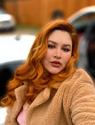 Adela Arias's Instagram, Twitter & Facebook