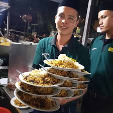 #westernfood buat ini sky garden,trust me,makanan barat di sini enak dan murah. 14 Tempat Makan Legendaris Di Jakarta Yang Maknyus Dan Istimewa