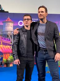 We're in love. in addition to a familiar director, onward stars superstars of the marvel cinematic universe, pratt and holland. Walt Disney Studios On Twitter Chris Pratt And Tom Holland Have Arrived At The World Premiere Of Pixaronward