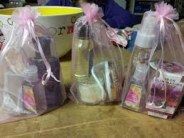 Pin By Tina Huston Lee On Courtney S Baby Shower 2 13 Baby Shower Gift Bags Baby Shower Prizes Baby Shower Game Prizes
