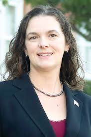 Holly Lemons Resigns Circuit Clerk Position