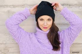 Check spelling or type a new query. Heureuse Jeune Femme Portant Un Chapeau D Hiver Contre Le Stock Photo Crushpixel
