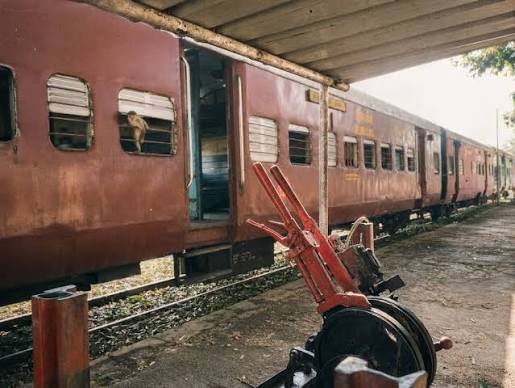 From Ballard Pier, Mumbai to Punjab A 1937 timetable reveals an unusual link between Mumbai's port and its railway network. On alternate Thursdays, an Overland Boat Train would leave Ballard Pier (Mole