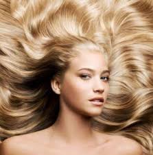 как избавиться от перхоти и выпадения волос в домашних условиях Podtyagivayushaya Pitatelnaya I Uvlazhnyayushaya Maski Dlya Vek V Domashnih Usloviyah V 2020 G Volosy Vypadenie Volos Perhot