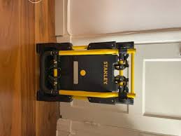 Hyr Hopfällbar pirra/lastkärra från Stanley av Emilia Linnea S i  Gamlestaden, Göteborg för 29