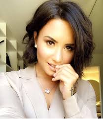 I Know I Always Say That I Prefer Her Long Hair But This Picture Demi Lovato Short Hair Demi Lovato Hair Demi Lovato Body