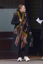 Olsen then called her security staff in new york to investigate the matter. Pin On Celebrities Trendsetters