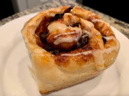 Paul Hollywood S Chelsea Buns In 2021 Chelsea Bun Chelsea Bun Recipe Christmas Baking