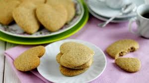 Gli egiziani utilizzavano il cardamomo per la pulizia dei denti, per curare il mal di denti e il mal di gola e i romani lo usavano quotidianamente come profumo. Biscotti Di Grano Saraceno Con Cardamomo Pane E Gianduia