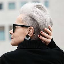 Modieuze korte kapsels fotos haartrends 2019. Deze 10 Kapsels Zijn Ideaal Voor De 50 Plus Dame Kapsels Voor Haar