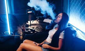 Vape Clouds Produced By E Cigarettes Break Down In Seconds But It Takes 30 Minutes For A Cigarette Daily Mail Online