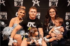 Captan a emma coronel aispuro en la pelea que sostuvo saúl el canelo álvarez con el boxeador. Novia De El Canelo Alvarez Casi Besa A Otra Mujer Pero El Boxeador Lo Impide