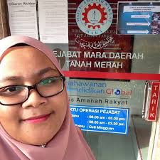 Khususnya pada mata pelajaran matematika yang memang menjadi kegemaranku. Pejabat Mara Daerah Tanah Merah Government Building