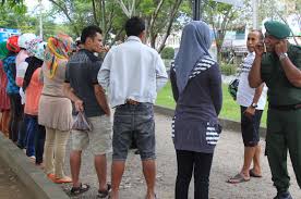 Sekalipun kita tidak sedang menjalankan shalat, namun. Puluhan Remaja Pria Di Banda Aceh Terjaring Razia Pakai Celana Pendek