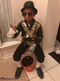 The biggest pop star of the '80s, and one of the most popular artists of all time, with a brilliant, soulful voice and breathtaking dance mo. Michael Jackson Costume Easy Diy Costumes