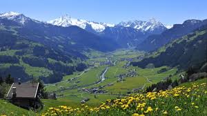 Discover Mayrhofen At The End Of Zillertal Valley In Your Holidays In Tirol Get More Information On Holiday Activities Relaxa Mayrhofen Vakantie Vakanties