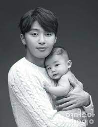 Sebuah sumber menyebutkan bahwa lesung pipi dijadikan simbol kecantikan sejak tahun 1926. Pin Oleh Masoume Marzi Di K Drama Suami Bayi Lucu Lol
