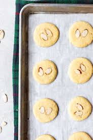 These healthy sugar cookies are also vegan, gluten free, oil free and can be made refined sugar free! Delicous Almond Cookies The Recipe Critic
