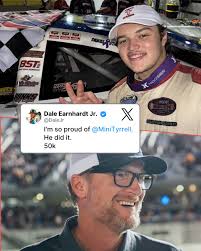 Cody Wilds grabbing a autograph from his hero.