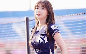 Yi jian mei, also commonly referred to by its popular lyrics xue hua piao piao bei feng xiao xiao (lit. C3tyuturnde9vm