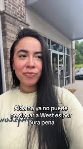 El dilema de Aida y West: buscando culos y guachedades en Colombia