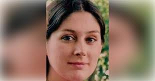 Laurie Breen's Instagram, Twitter & Facebook