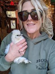 Is this 3-month-old silkie chicken a roo or a hen?