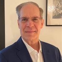 Robert Hutzell's Instagram, Twitter & Facebook