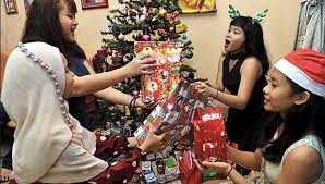 Gambar perayaan krismas di malaysia. Hukum Mengucapkan Merry Christmas Kepada Mereka Yang Beragama Kristian Haram Ke Tak