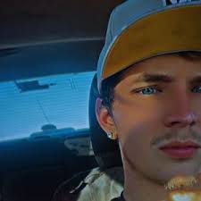 Brock Mitchell (@paperboystackin)