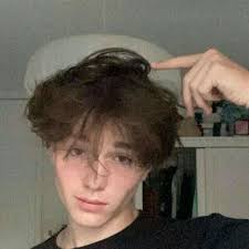 See more ideas about pretty boys, lee yoon ji, soft boy aesthetic. Pinterest ð''ð' ð'¡ð'Ÿð''ð'™ð'™ð'Ž Aesthetic Guys Grunge Guys Hot Skater Boys