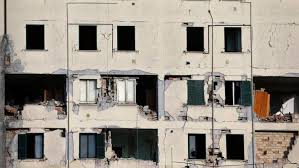 Città rinasce ma non dimentica la tragedia. L Aquila 10 Anni Dopo Obama E Gli Altri Gli Impegni Traditi Cronaca Quotidiano Net