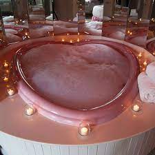 Enjoy A Romantic Rendezvous In The Poconos At Cove Haven Resort Poconomtns Hot Tub Barbie Dream House Tub