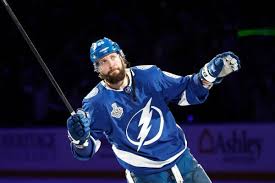 Barclay goodrow is a canadian professional ice hockey right wing currently playing for the tampa bay lightning of the national hockey league. Oznujcvumnyzlm