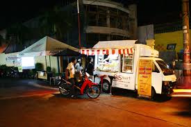 Angkringan dapat dikatakan sebagai raja usaha pinggir jalan karena popularitas dan peminatnya yang sangat tinggi di kalangan masyarakat. Bisnis Kuliner Dengan Modal Kecil Usaha Angkringan Mobil Was Was Com