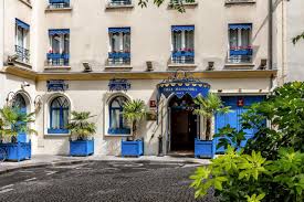 Villa Alessandra Paris France 501 Guest Reviews Book Your Hotel Now Booking Com Paris Hotels Villa Hotel