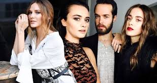 Alina boz'un sevgilisi mithatcan özer ile evlenip aile kurmaya can attığı söylentileri var. Paramparca Nin Guzel Oyuncusu Alina Boz Bensu Soral In Ikizi Bedirhan Soral La Ask Yasiyor Haberler Magazin