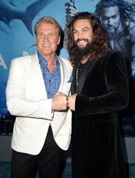 Veteran swedish action icon dolph lundgren has joined the cast of dc's upcoming aquaman, according to the hollywood reporter. Jason Momoa And Dolph Lundgren Jason Momoa Kids Jason Momoa Aquaman Jason Momoa