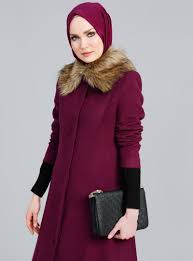 Refka Kurk Yakali En Guzel Tesettur Manto Modelleri Moda Tesettur Giyim Giyim Moda Kiyafet