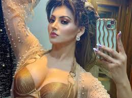 Urvashi Rautela ANGRY Over Leaked Bathroom Video: How Are These Things  Going Out? | Exclusive - News18