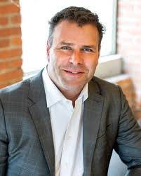 Brett Stuart's Instagram, Twitter & Facebook